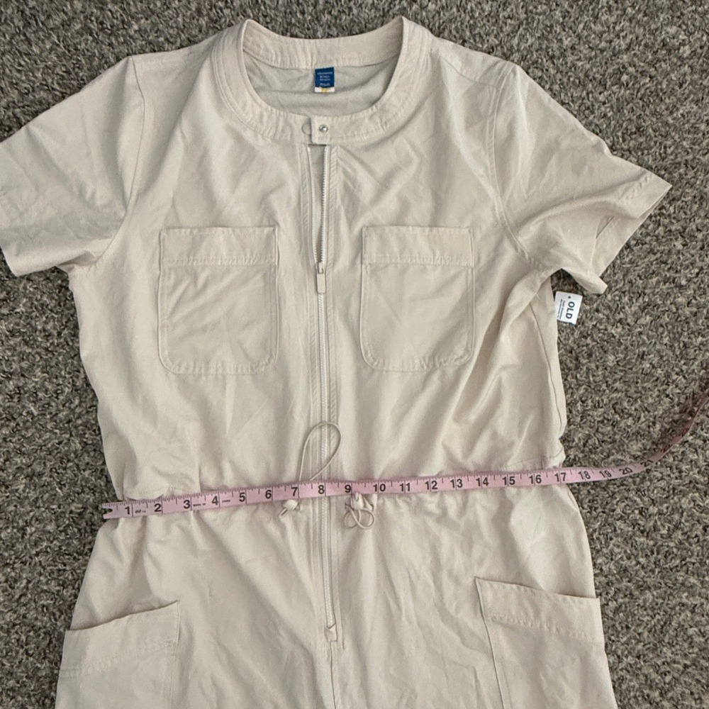Old Navy Womens StretchTech Utility Jumpsuit Beige Short Sleeve Tall Medium - Picture 9 of 12